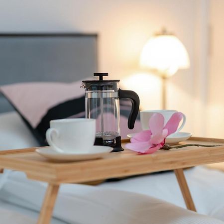 Deluxe Mtp Apartments Matejki By Noclegi Renters Poznań Kültér fotó