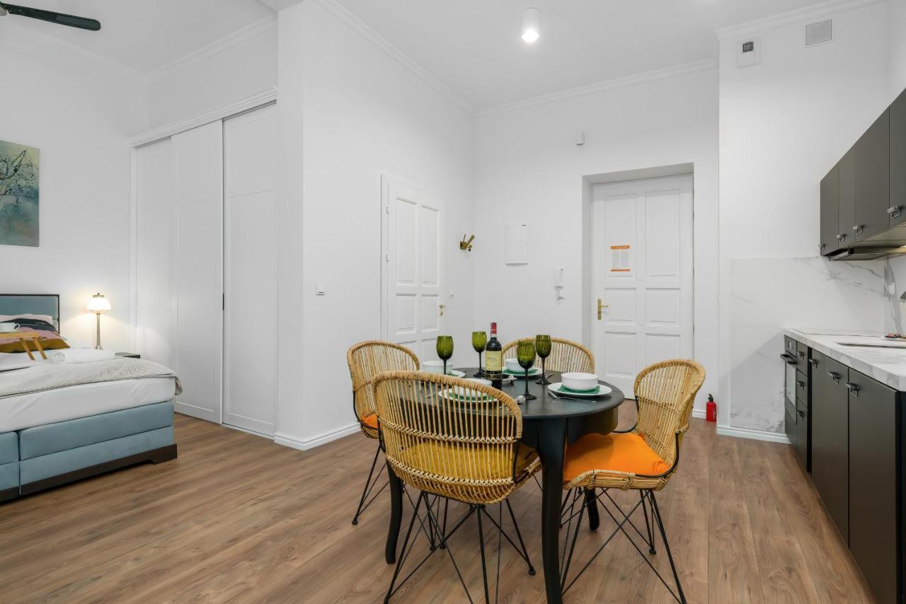 Deluxe Mtp Apartments Matejki By Noclegi Renters Poznań Kültér fotó