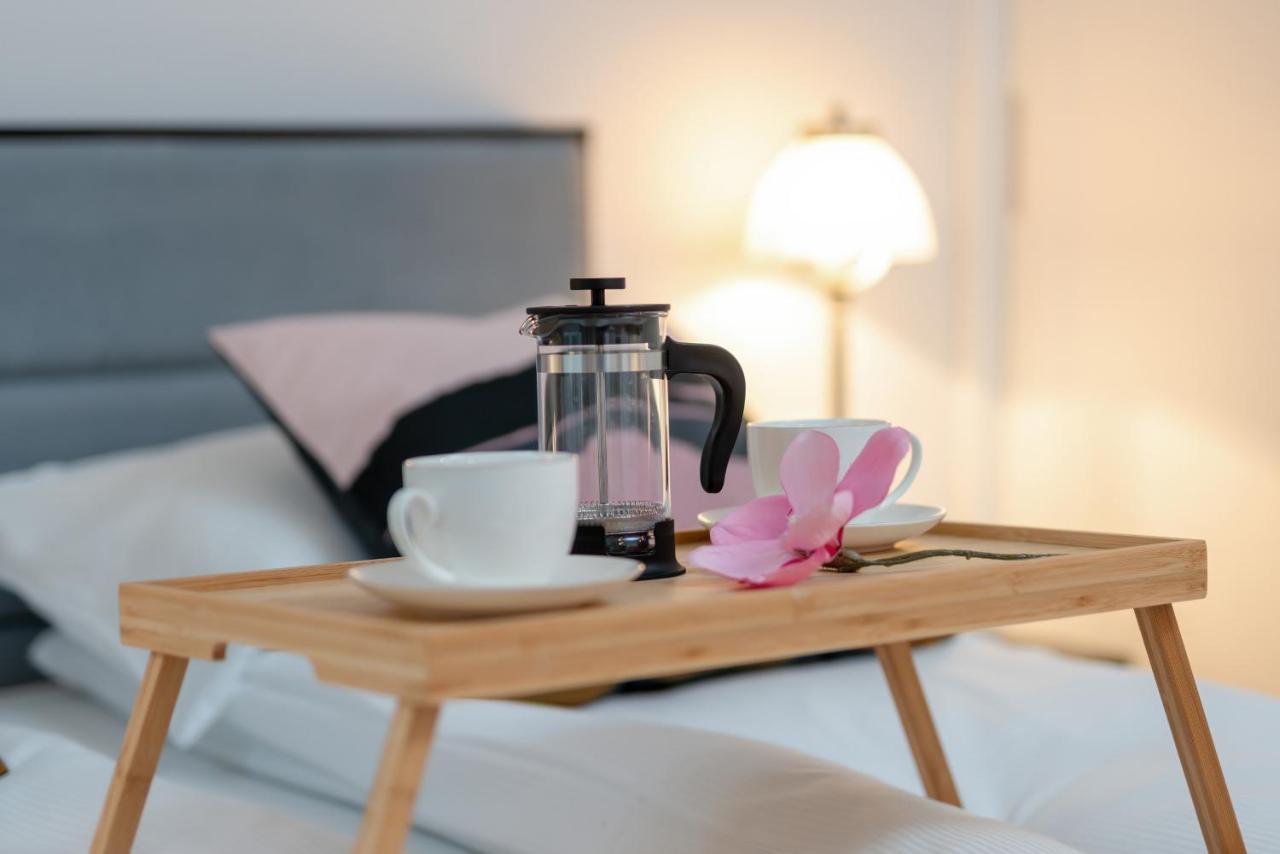Deluxe Mtp Apartments Matejki By Noclegi Renters Poznań Kültér fotó