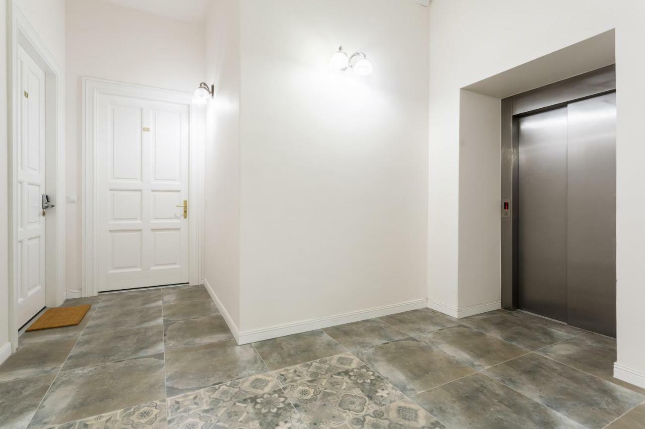 Deluxe Mtp Apartments Matejki By Noclegi Renters Poznań Kültér fotó